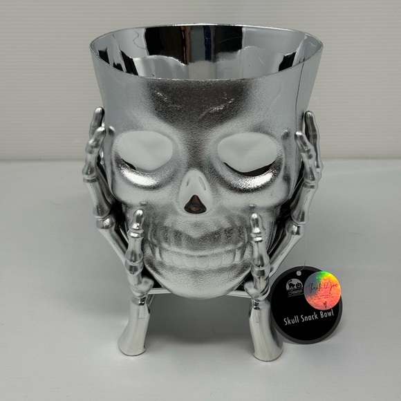 Halloween Skeleton Skull In Hands Candy Planter Bowl Silver Color NWT 5” X 7.5” - Picture 4 of 16